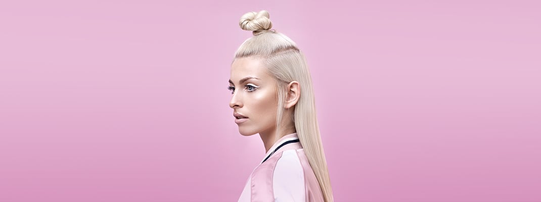 The Essential Guide - How to Care for Bleached Hair with topics like men's bleached hair, curly bleached hair, toner for bleached hair, Olaplex for bleached hair and bleached hair breaking off when wet